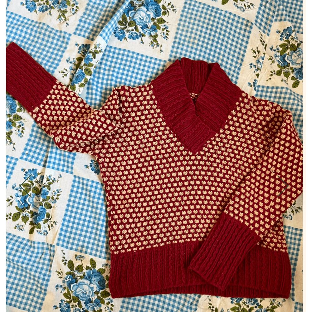 Scrumptious Heart Pattern Knitted Sweater Maroon and Cream, Size Small